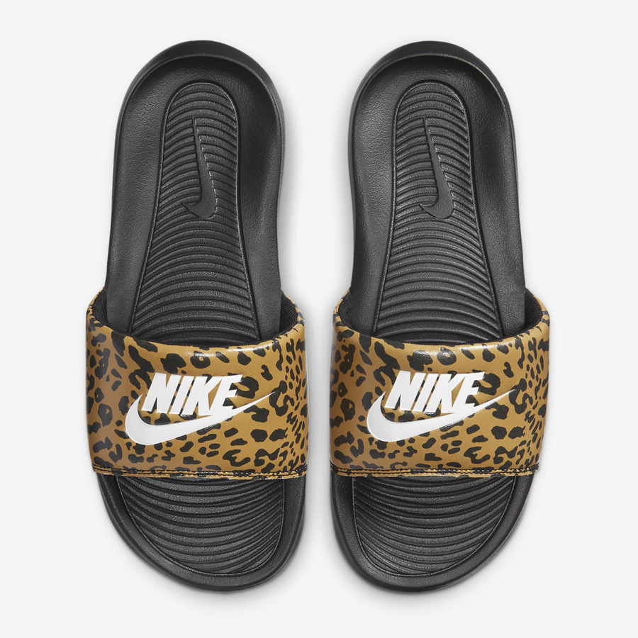 NIKE WMNS VICTORI ONE SLIDE