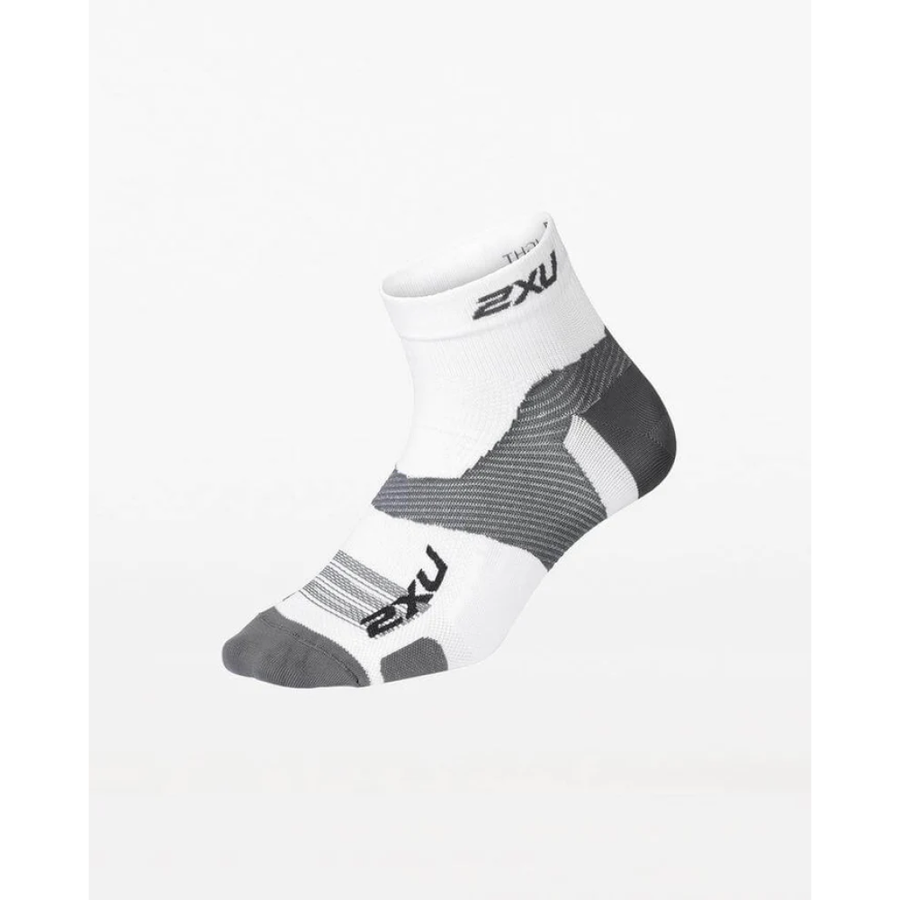 2XU UNISEX VECTR ULTRALIGHT 1/4 CREW SOCKS