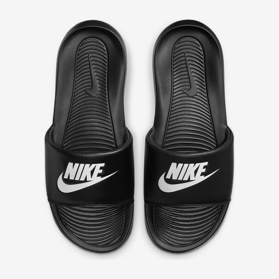 NIKE WMNS VICTORI ONE